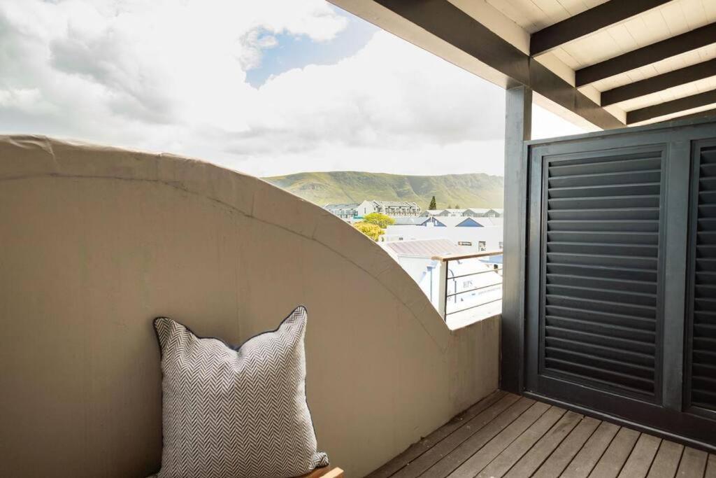 Waterfront, 7 * Hermanus
